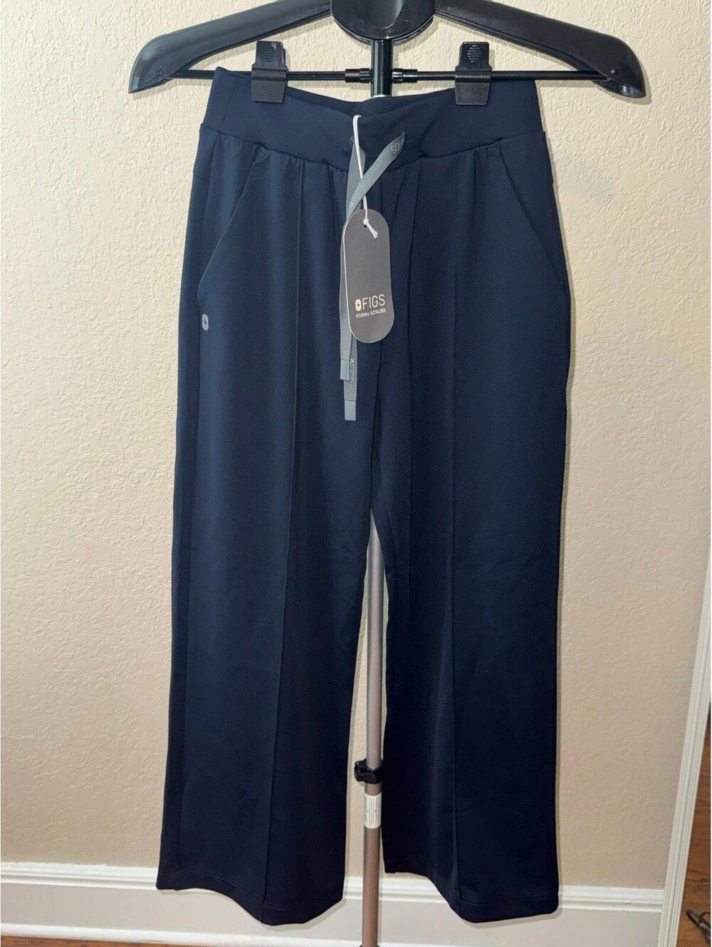 FIGS High Waisted Salina FORMx Wide Leg Scrub Pants. XXS Petite. Navy. NWT.